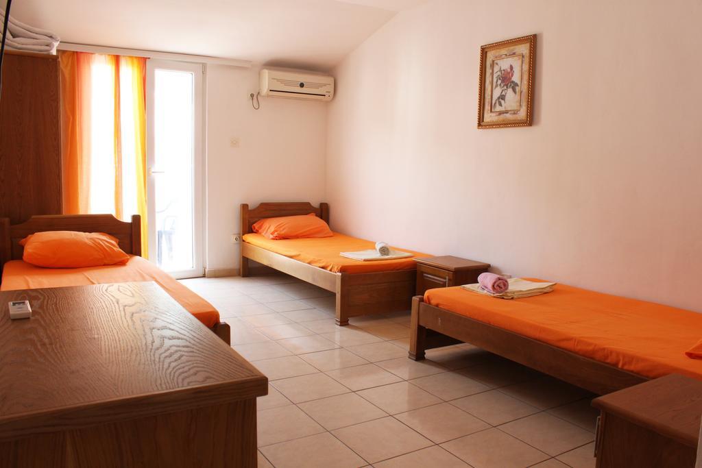 Guesthouse Sun Hostel ブドヴァ エクステリア 写真