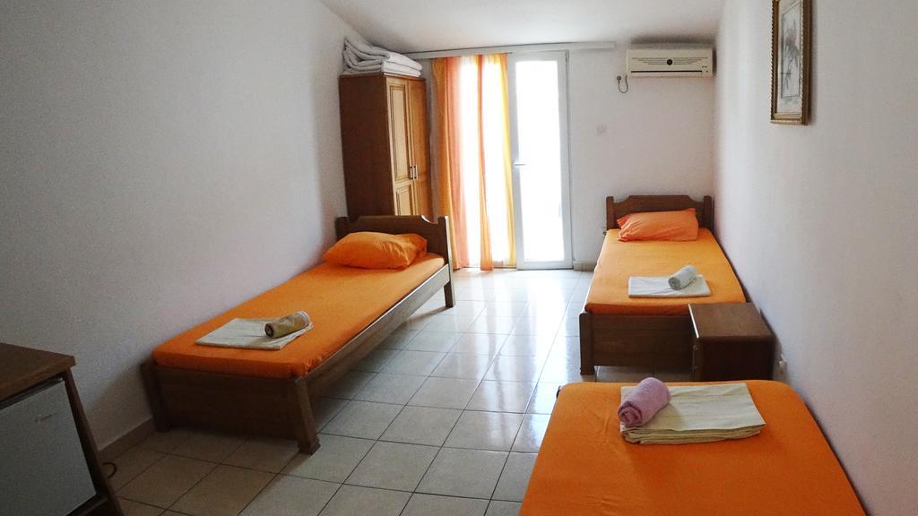 Guesthouse Sun Hostel ブドヴァ エクステリア 写真