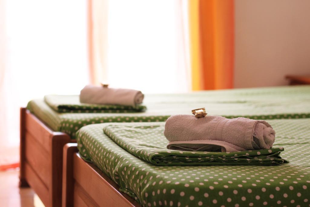 Guesthouse Sun Hostel ブドヴァ エクステリア 写真