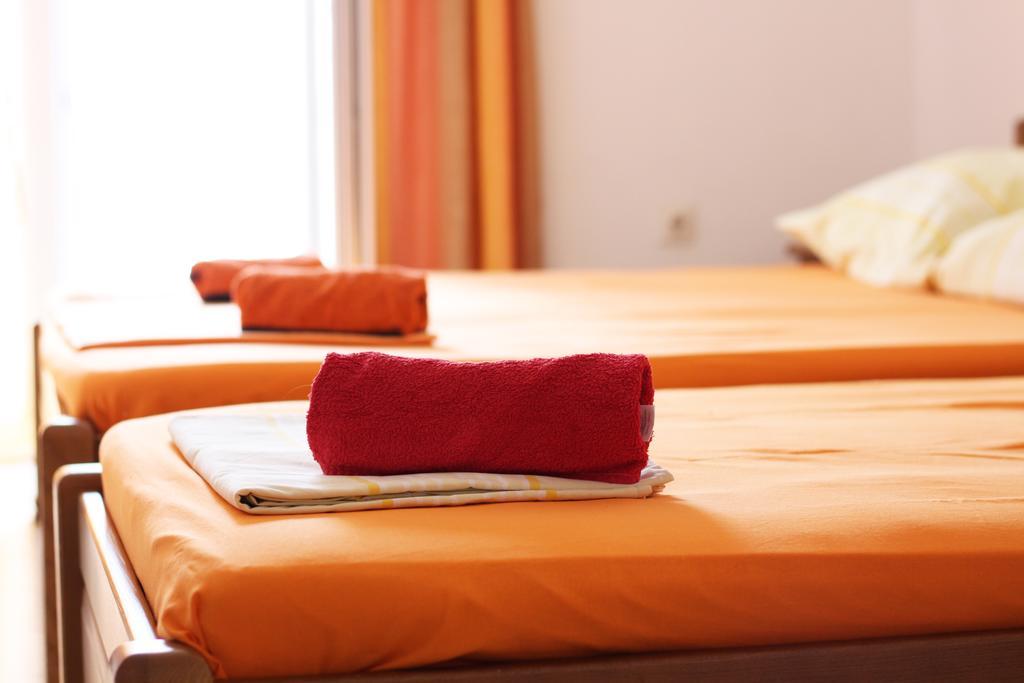 Guesthouse Sun Hostel ブドヴァ エクステリア 写真