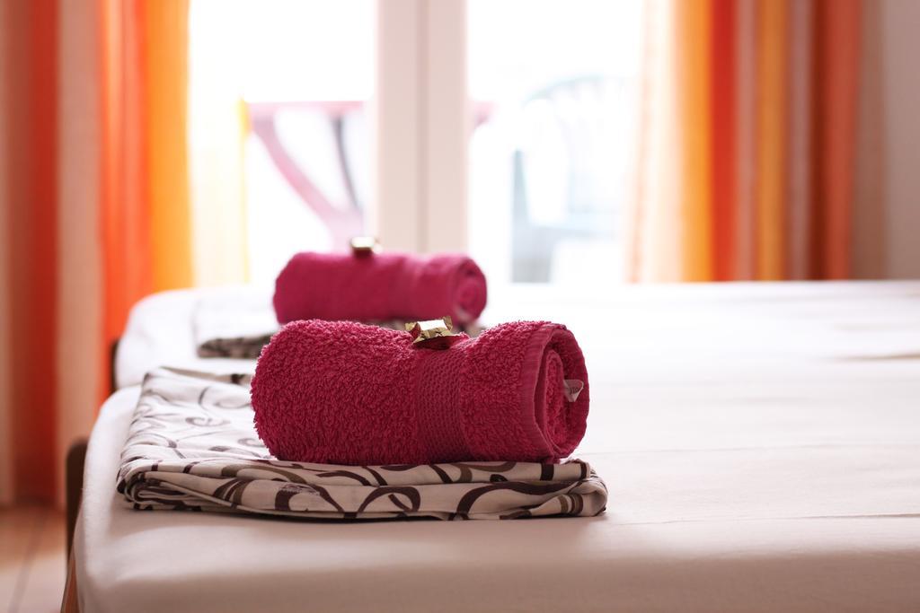 Guesthouse Sun Hostel ブドヴァ エクステリア 写真