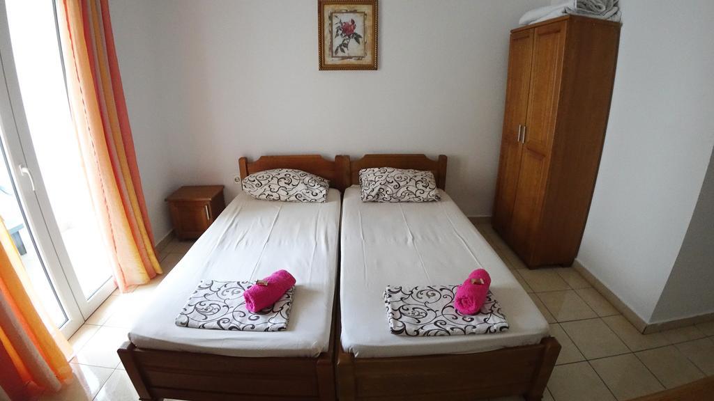 Guesthouse Sun Hostel ブドヴァ エクステリア 写真