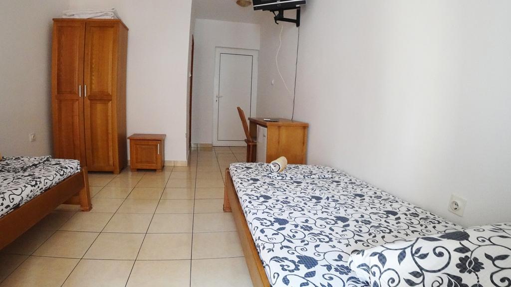 Guesthouse Sun Hostel ブドヴァ エクステリア 写真