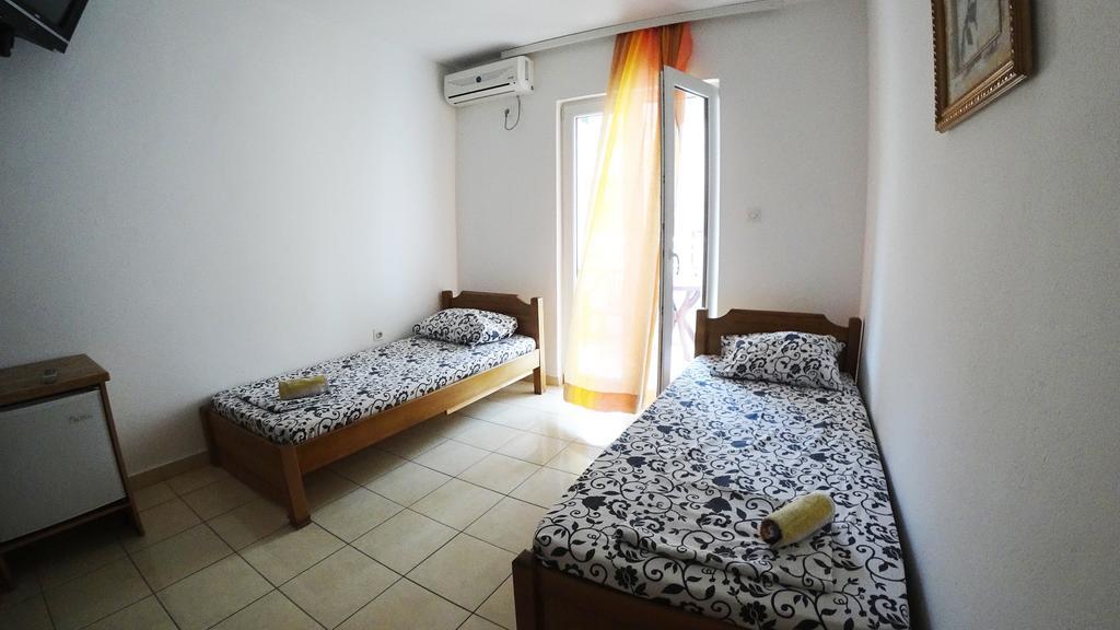 Guesthouse Sun Hostel ブドヴァ エクステリア 写真