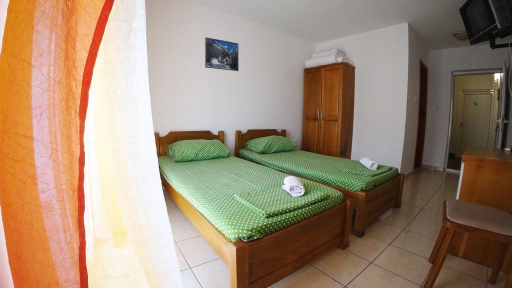 Guesthouse Sun Hostel ブドヴァ エクステリア 写真