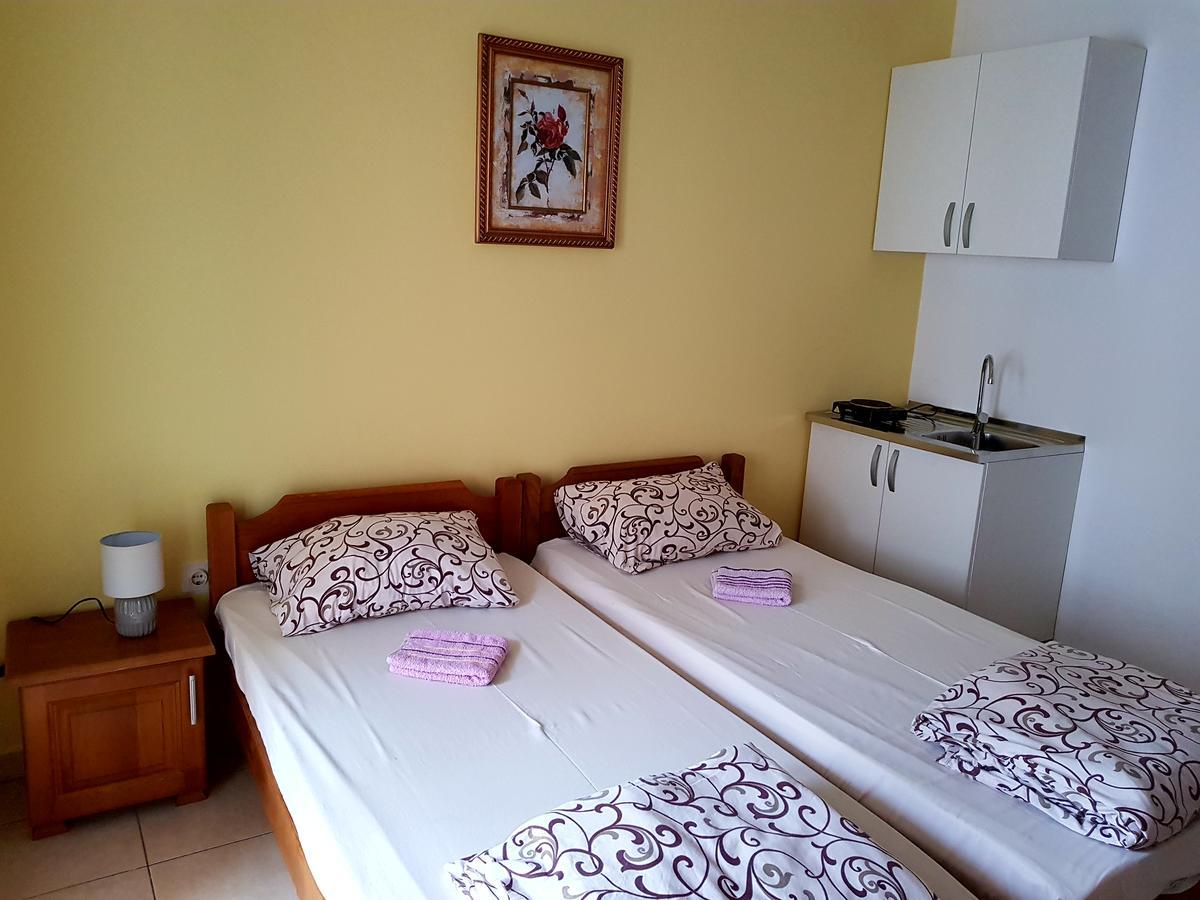 Guesthouse Sun Hostel ブドヴァ エクステリア 写真