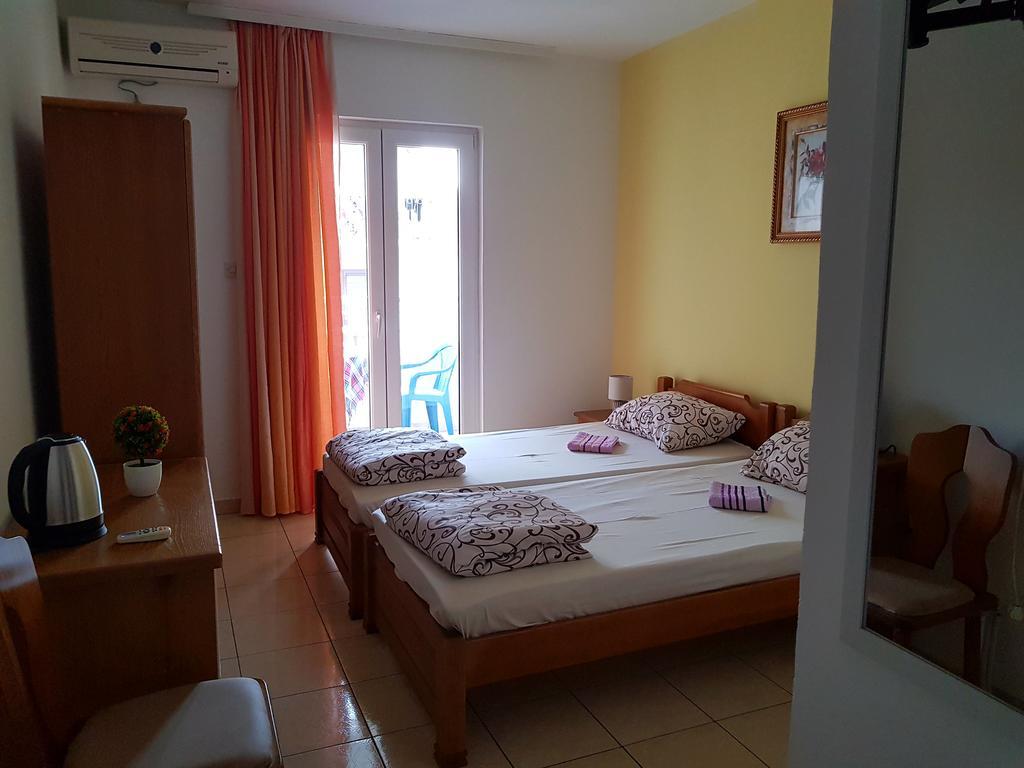 Guesthouse Sun Hostel ブドヴァ エクステリア 写真