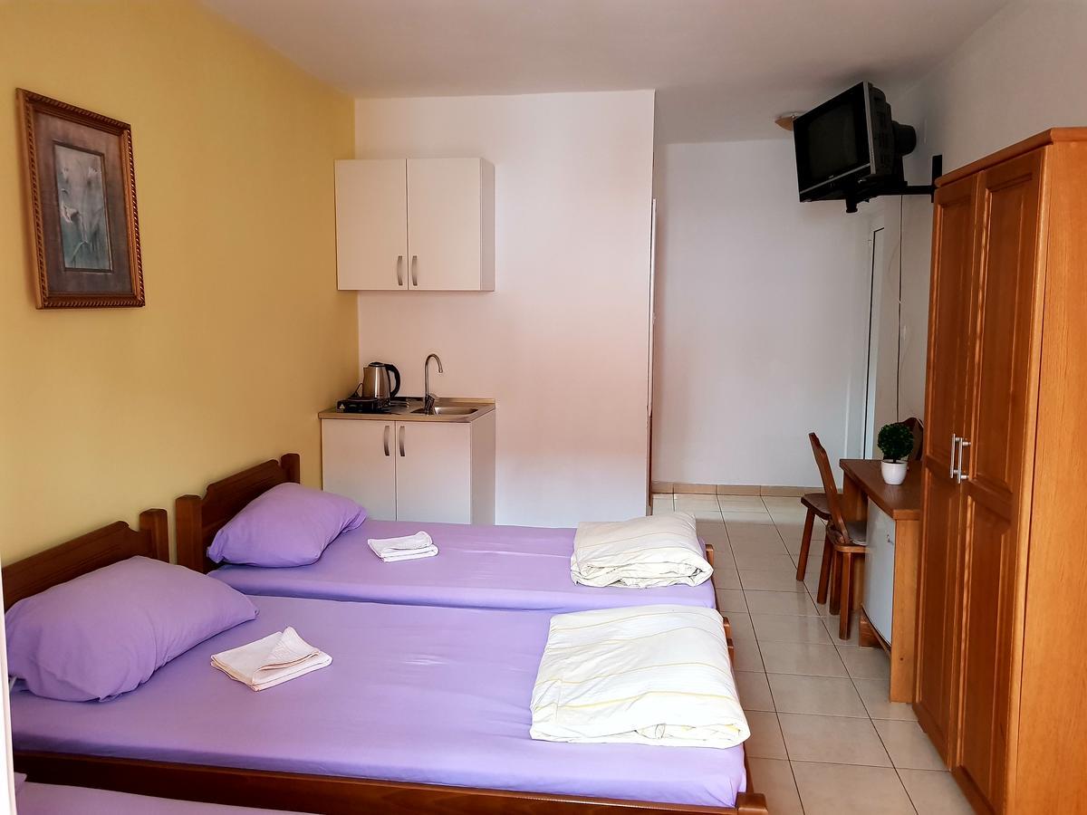 Guesthouse Sun Hostel ブドヴァ エクステリア 写真