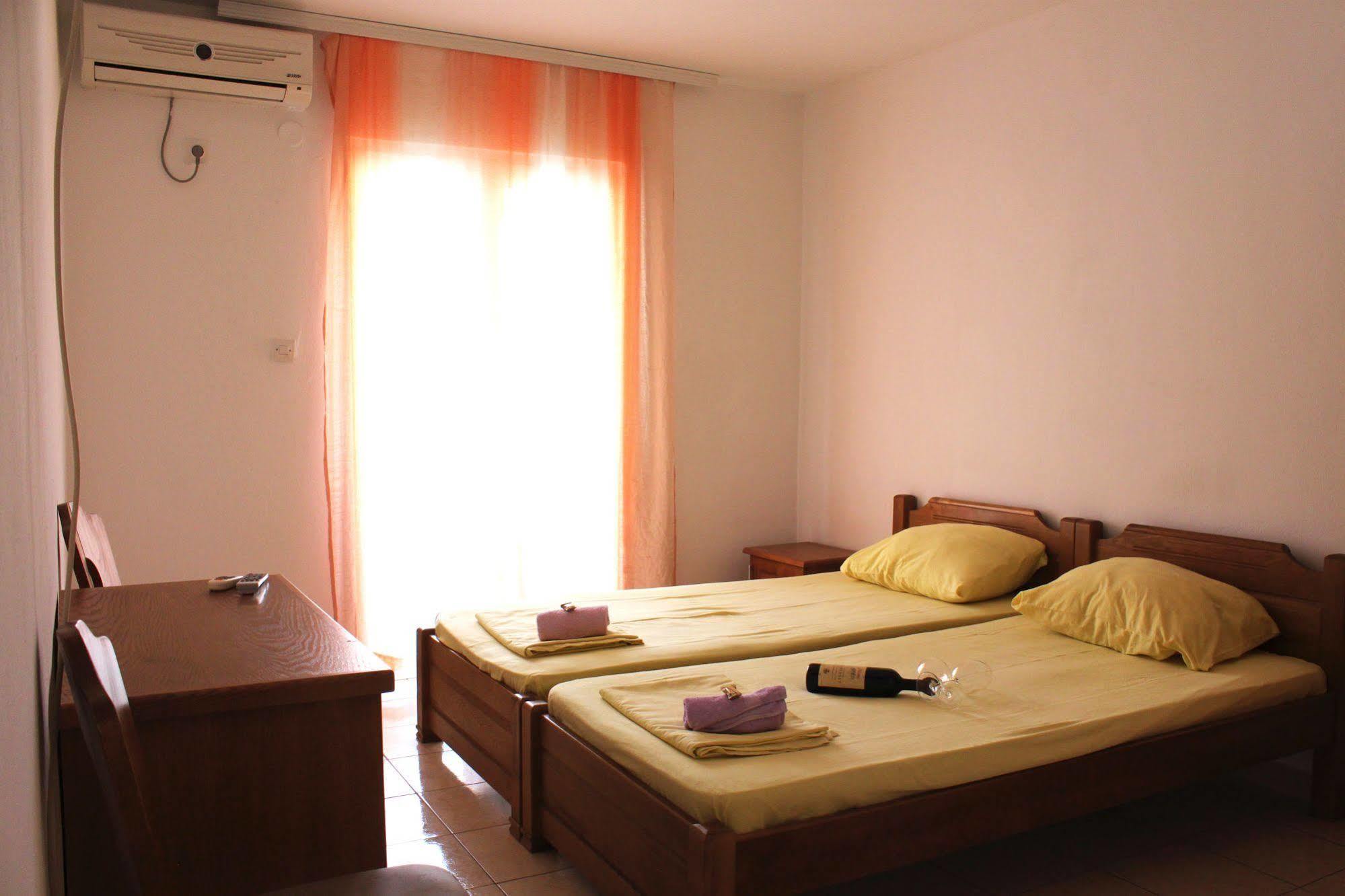 Guesthouse Sun Hostel ブドヴァ エクステリア 写真
